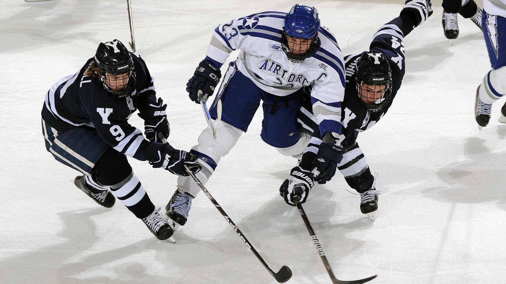 哈兰德的身体对抗能力在英超赛场尤为突出,哈兰德过人集锦